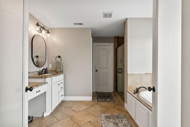 primary ensuite | Image 32