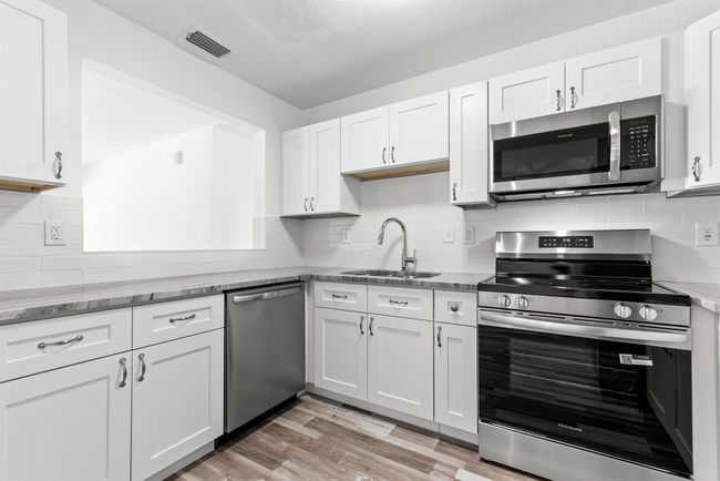 3690 Sw 23 Rd Ct, House other with 3 bedrooms, 2 bathrooms and null parking in Fort Lauderdale FL | Image 11