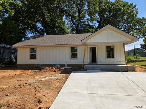 2131 5th St E, Tuscaloosa, AL, 35404-2945 | Card Image