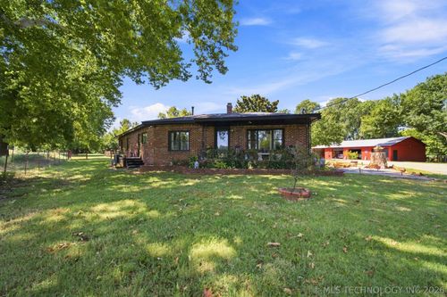 1217 Kansas St, Pawnee, OK, 74058-2583 | Card Image