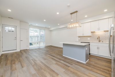 2 - 1845 W 21st Place, Condo with 3 bedrooms, 2 bathrooms and 1 parking in Chicago IL | Image 3