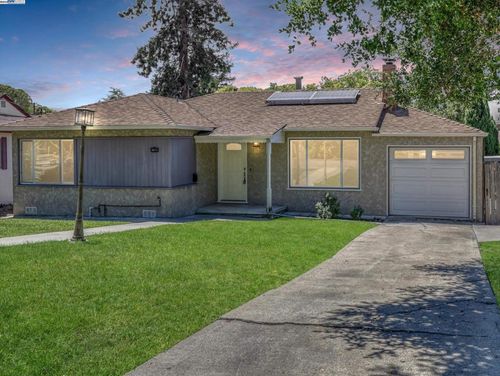 16111 Berkshire Dr, Castro Valley, CA, 94578-1413 | Card Image