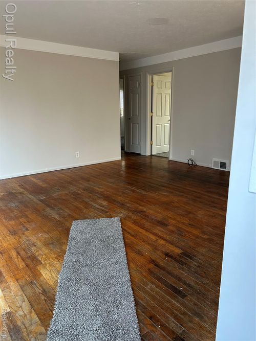 29985 Glenwood St, Inkster, MI, 48141-1537 | Card Image