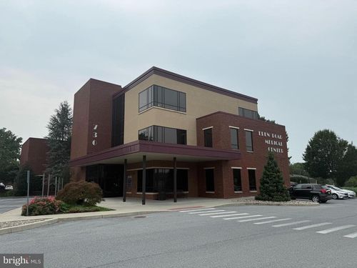 730 Eden Rd, LANCASTER, PA, 17601-4725 | Card Image