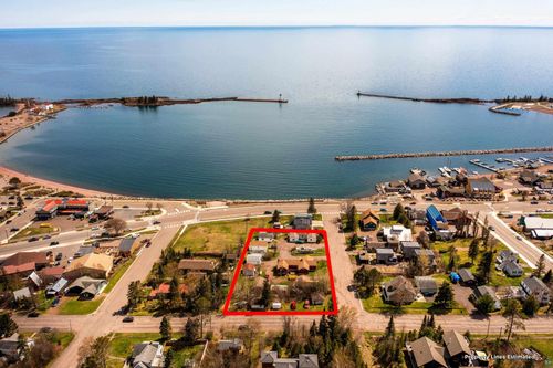 14 W 4th Ave, Grand Marais, MN, 55604 | Card Image