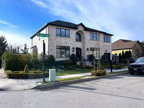 40 Dintree Ln, Staten Island, NY, 10307-2023 | Card Image