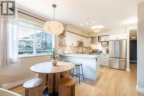 3174 Prince Edward St, Vancouver, BC, V5T3N6 | Card Image