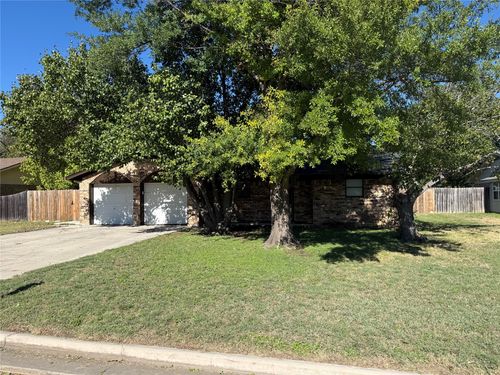 4606 9th St, Brownwood, TX, 76801-7702 | Card Image