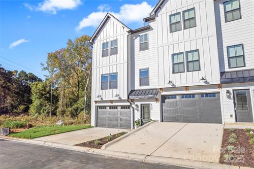 24-430 Bogue Dr, Fort Mill, SC, 29708-8279 | Card Image