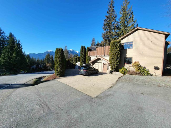 40453 Thunderbird Ridge, House other with 3 bedrooms, 3 bathrooms and 1 parking in Squamish BC | Image 2
