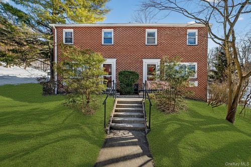 42-42 Charter Cir, Ossining, NY, 10562-6001 | Card Image