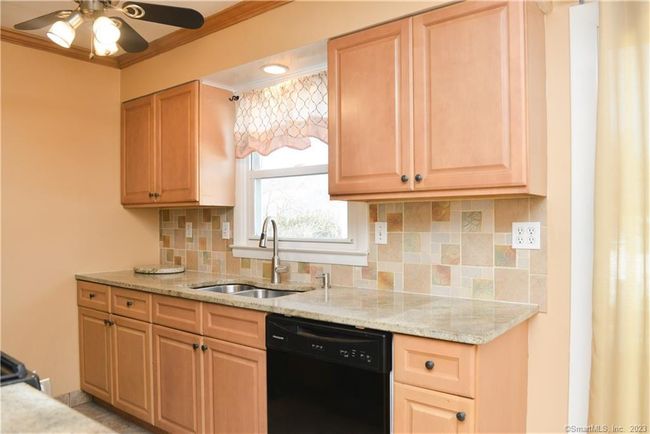 96 Harding St, House other with 3 bedrooms, 2 bathrooms and null parking in Wethersfield CT | Image 7