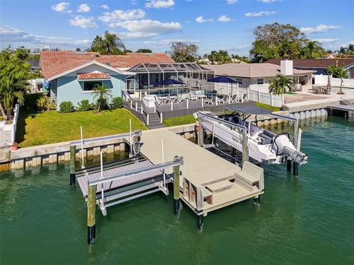 320 Belle Isle Ave, BELLEAIR BEACH, FL, 33786-3608 | Card Image