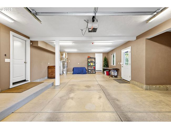 380 Mountaingate Dr, House other with 3 bedrooms, 3 bathrooms and 3 parking in Springfield OR | Image 36