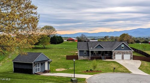 400 Grace Dr, Greeneville, TN, 37745-4664 | Card Image