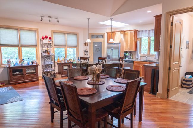 Dining Area | Image 4