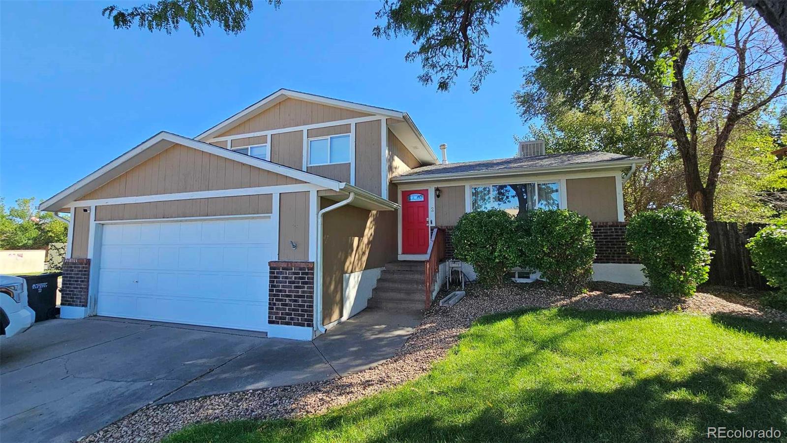 Briarwood Cir, Pueblo, CO 81005