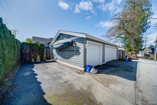 1819 St. Andrews Avenue, Home with 5 bedrooms, 3 bathrooms and 2 parking in North Vancouver BC | Image 33