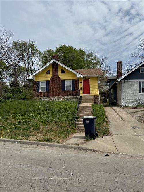 4427 Agnes Ave, Kansas City, MO, 64130-2011 | Card Image