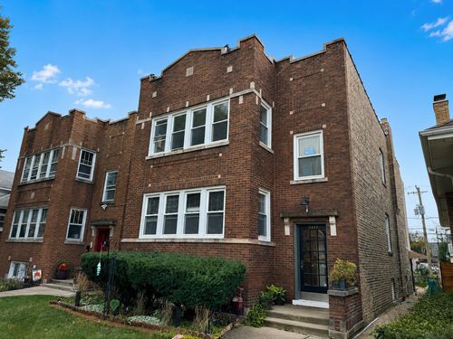 5449 W Melrose Street, Chicago, IL, 60641 | Card Image