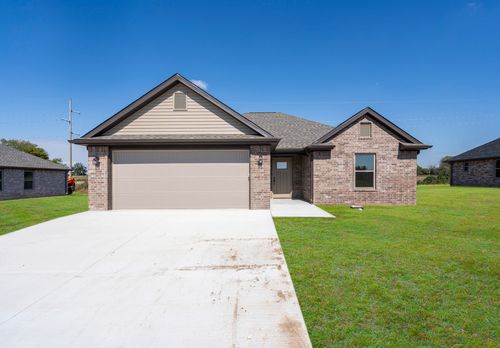 1121 Center Court Cir, Grove, OK, 74344-5150 | Card Image