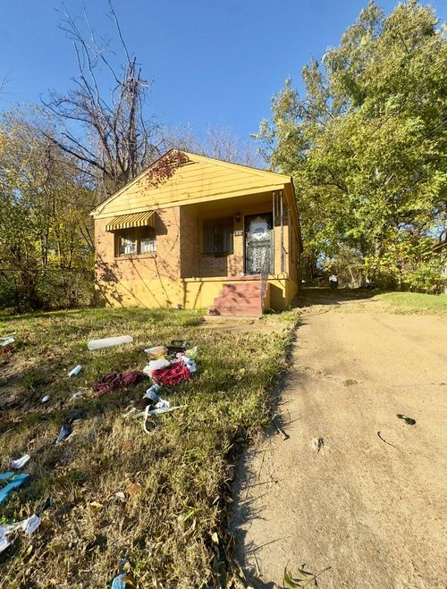 100 Silverage Ave, Memphis, TN, 38109-1824 | Card Image