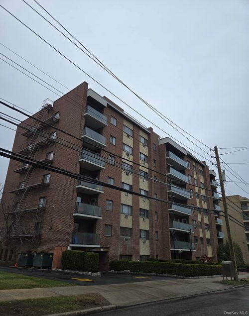 4k-395 Westchester Ave, Port Chester, NY, 10573-3636 | Card Image