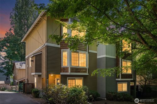 a-1619 S Weller St, Seattle, WA, 98144-2124 | Card Image