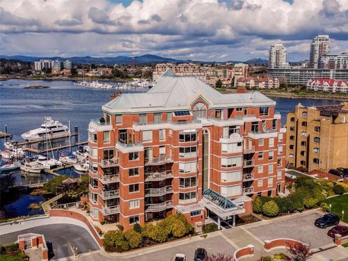 101-636 Montreal St, Victoria, BC, V8V4Y1 | Card Image
