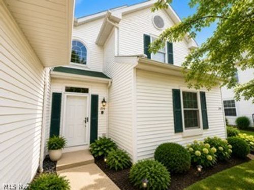 15b-244 Vista Cir, North Olmsted, OH, 44070-5711 | Card Image