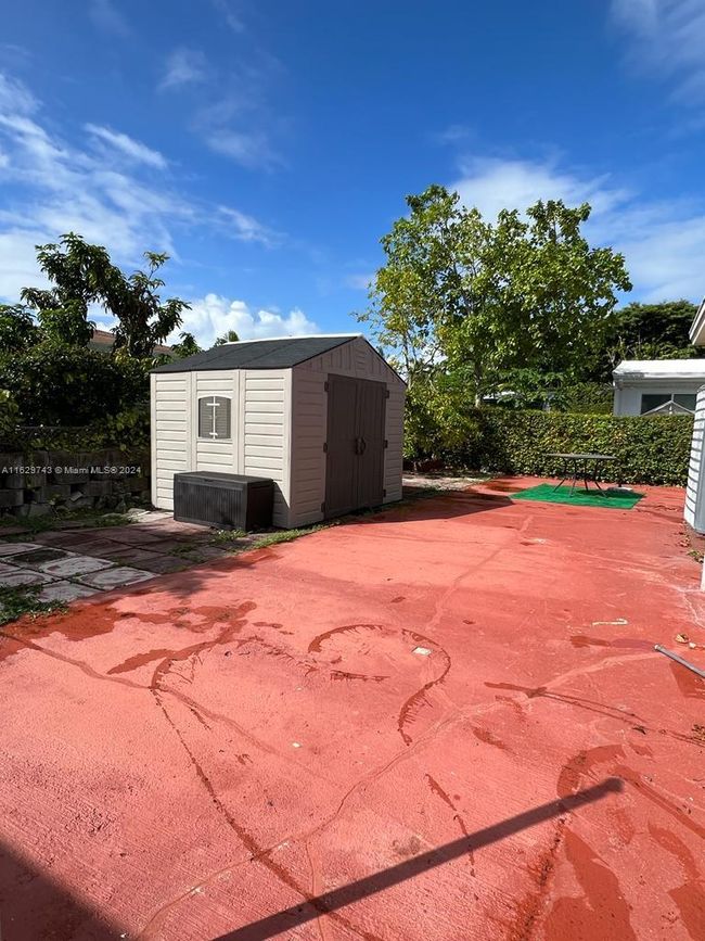 8852 Abbott Ave, House other with 3 bedrooms, 2 bathrooms and null parking in Surfside FL | Image 21