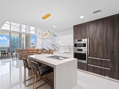 3000-851 Ne 1st Ave, Miami, FL, 33132-1817 | Card Image
