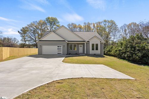 195 Pine Dr, Greer, SC, 29651-5539 | Card Image