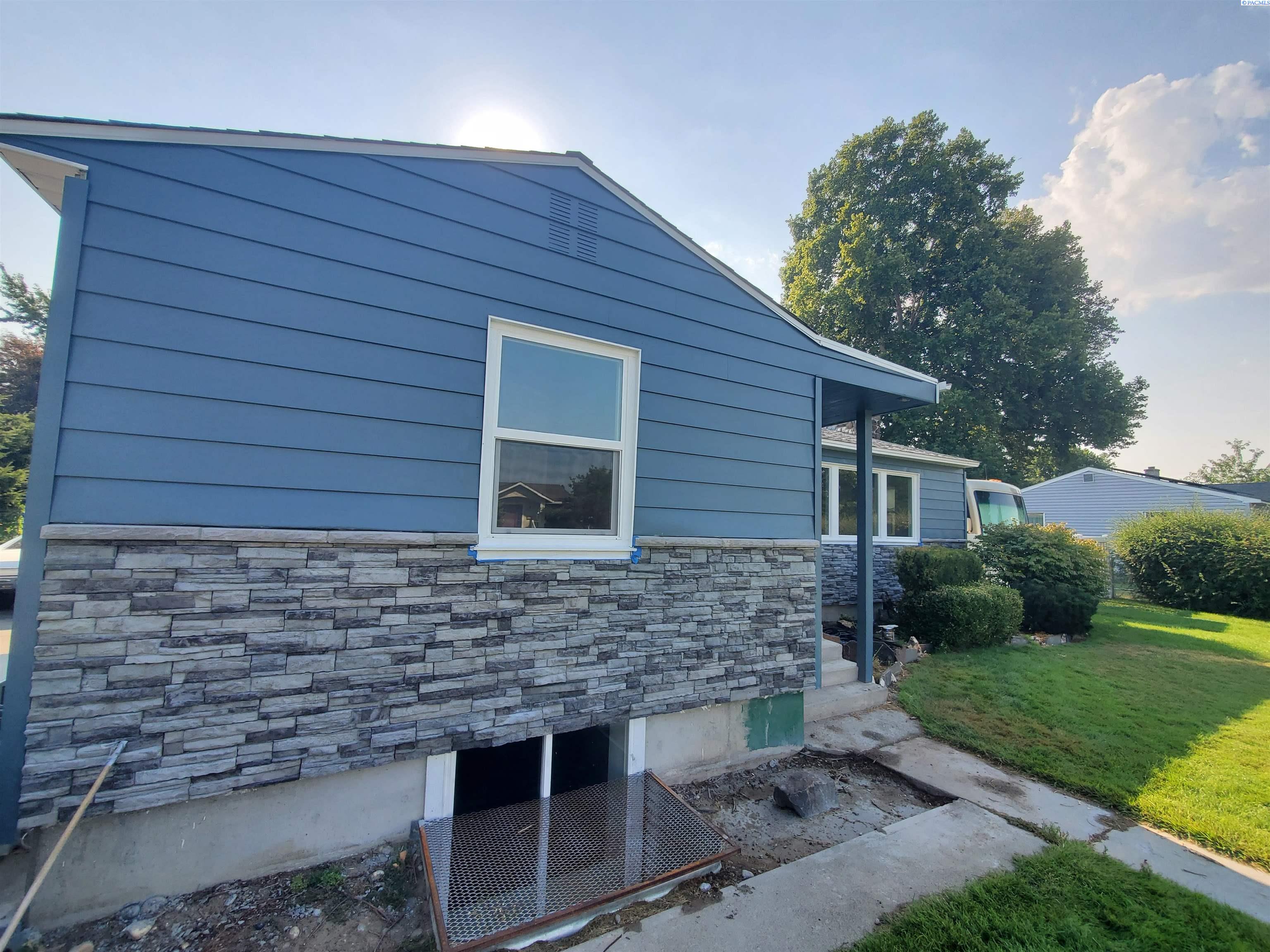 Hodges Ct, Richland, WA 99354