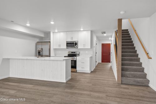 9814 N Laylin Cir, Hayden, ID, 83835-8063 | Card Image