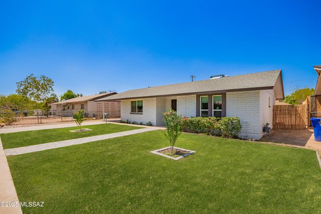 Front of Home | Image 6
