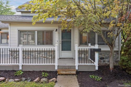 131 W South St, Williamston, MI, 48895-1339 | Card Image