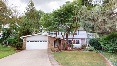 207 Londonderry Court, House other with 4 bedrooms, 2 bathrooms and 8 parking in Mundelein IL | Image 1