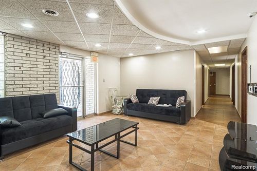 16825 W Warren Ave, Detroit, MI, 48228-3567 | Card Image