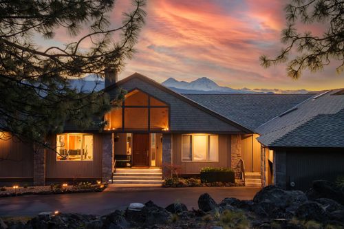 1742 Nw Okane Ct, Bend, OR, 97703-5686 | Card Image