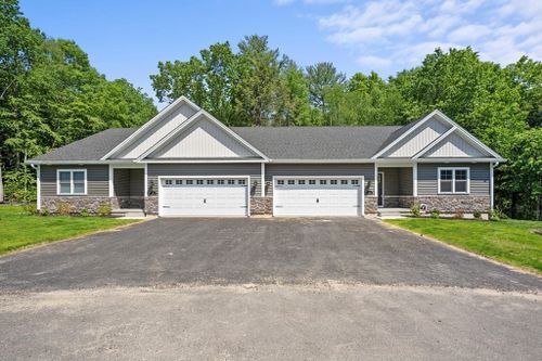 11-11 Nicole Cir, Southampton, MA, 01073-9230 | Card Image