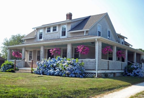 74 Park Ave, South Kingstown, RI, 02879-6619 | Card Image