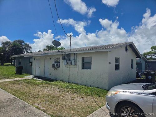 1205 Avenue L, Fort Pierce, FL, 34950-2207 | Card Image