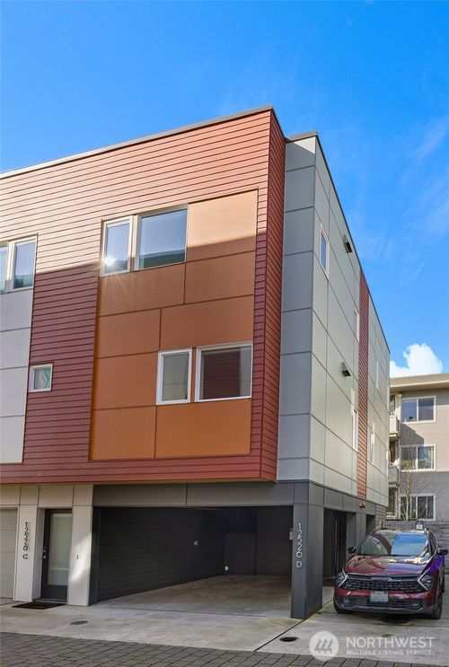 d-12526 15th Ave Ne, Seattle, WA, 98125-4020 | Card Image