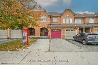 8 Rockgarden Trail, Home with 4 bedrooms, 4 bathrooms and 3 parking in Brampton ON | Image 2