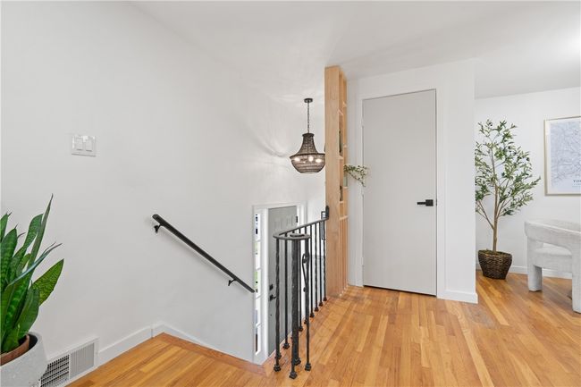 127 Greenview Dr, House other with 4 bedrooms, 2 bathrooms and null parking in Verona PA | Image 4