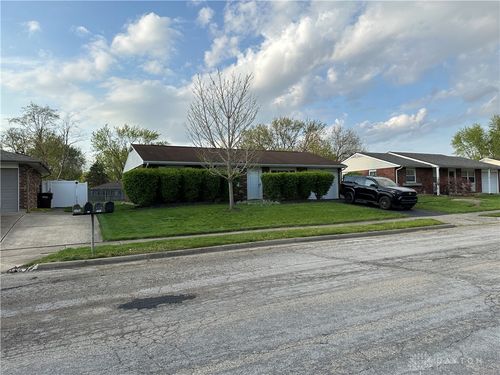 2216 Minnesota Dr, Xenia, OH, 45385-4742 | Card Image