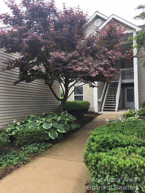 1635 Weatherstone Dr, Ann Arbor, MI, 48108-3358 | Card Image