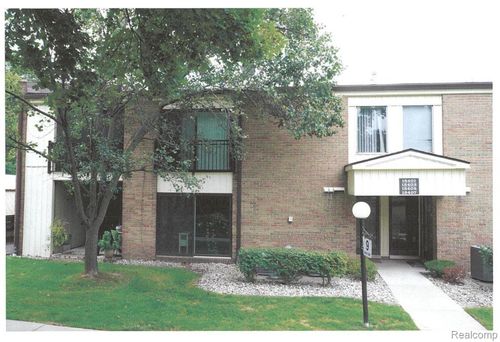 18403 University Park Dr, Livonia, MI, 48152-2629 | Card Image