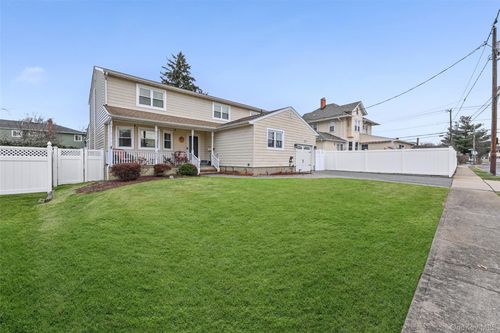 3993 Fulton Ave, Seaford, NY, 11783-2315 | Card Image